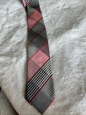 Gianfranco Ferre Pink and Gray Plaid Tie - Classic Pattern silk tie